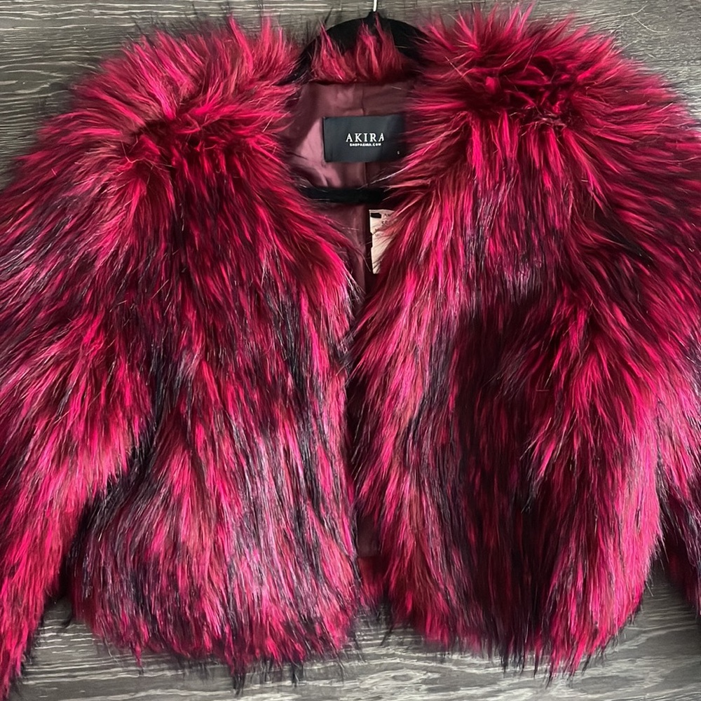 NWT AKIRA Chicago original faux fur cropped jacket